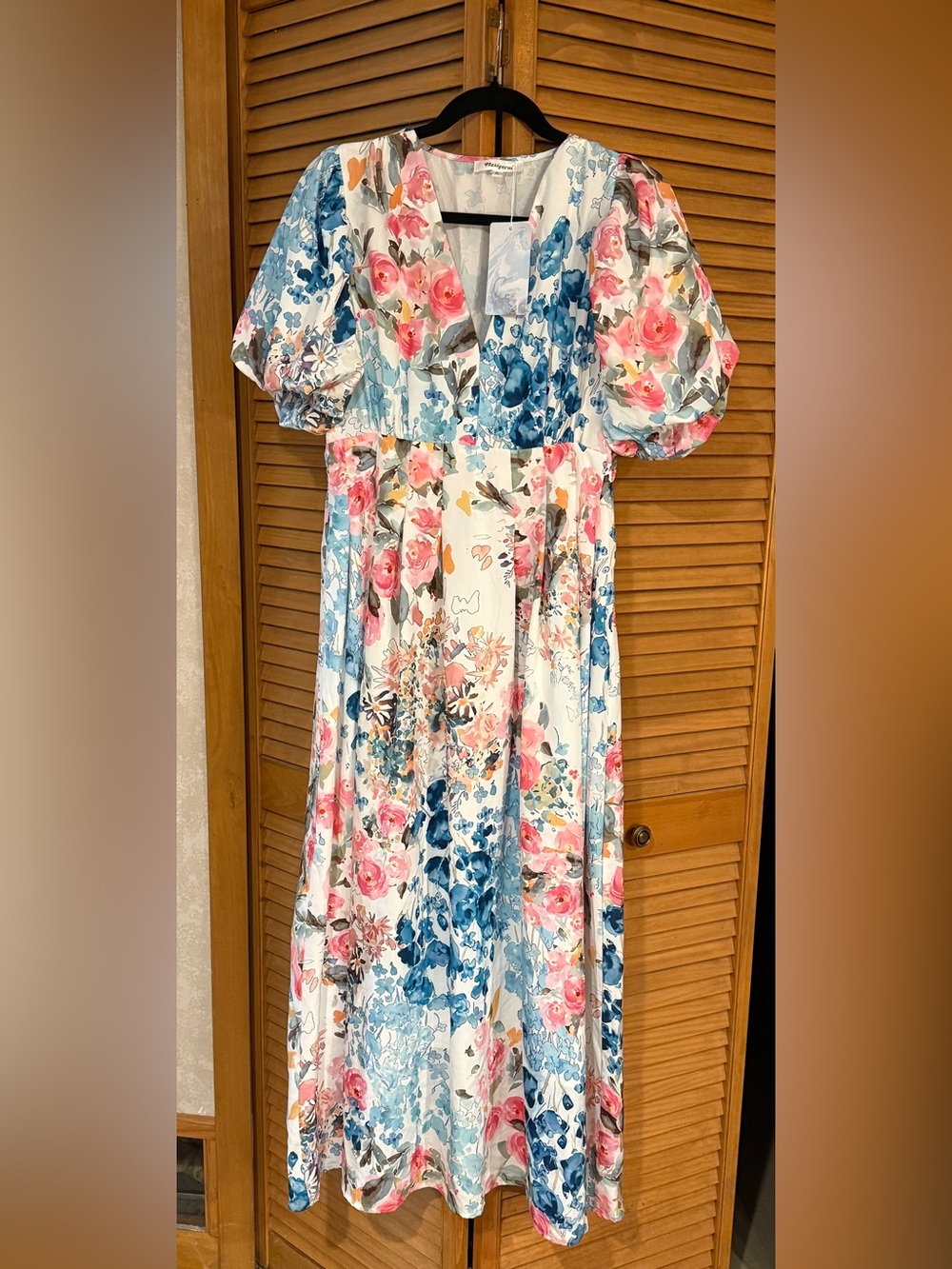 NWT Floral Maxi Dress Plunge V-Neck Short Puff Sleeve Wedding Guest Cottagecore